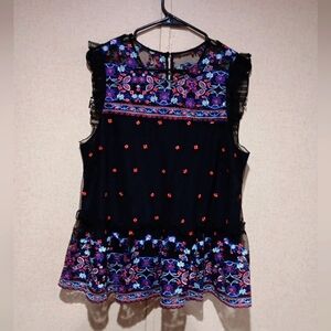 Devlin Floral Embroidered Black Top Size M Or L